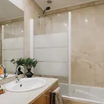 Daire Anla - 2 Bedrooms And Parking In Arroios Lisboa